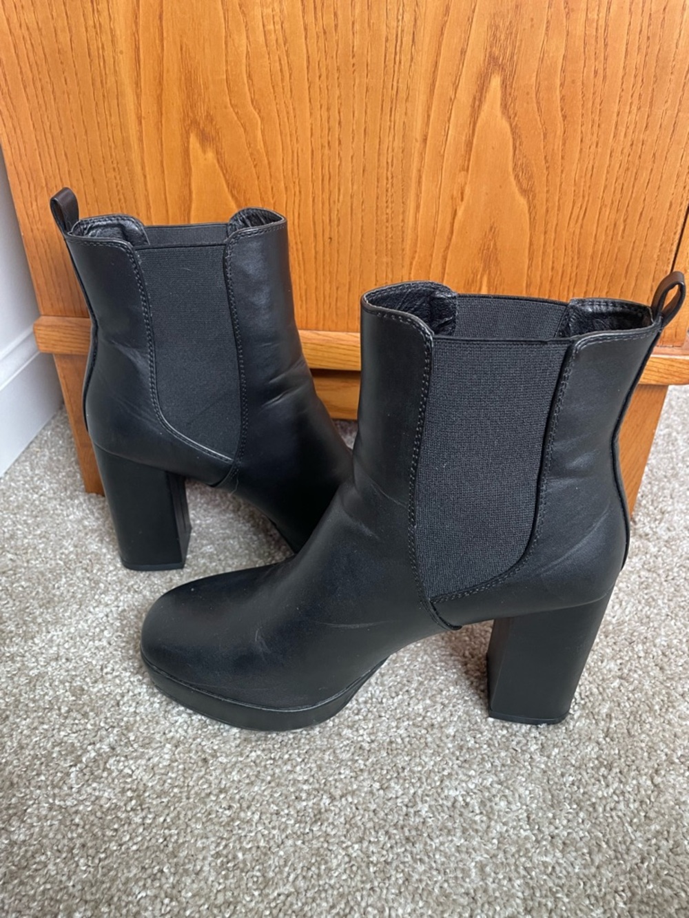 Mia Women's Black Platform Chelsea Ankle Boots